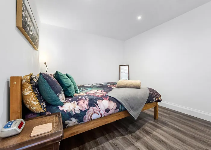 Modern Basement Apartment Stoke Newington London, Close To Transport