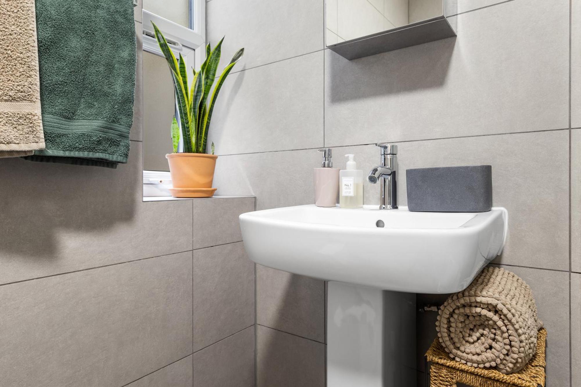Modern Basement Stoke Newington London, Close To Transport Apartment London