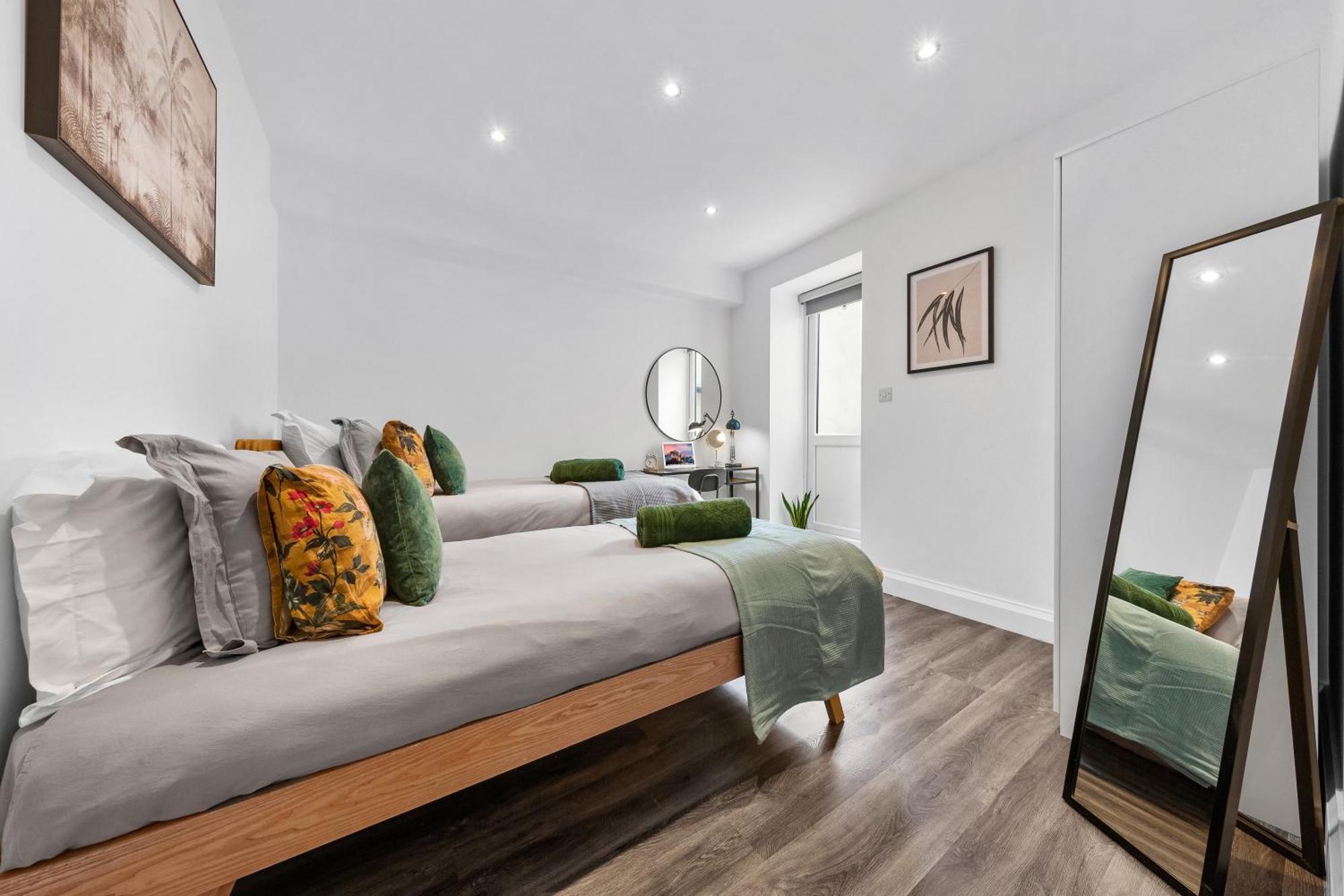Modern Basement Stoke Newington London, Close To Transport